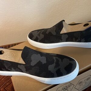 Rothys Original Slip on Sneakers in original box